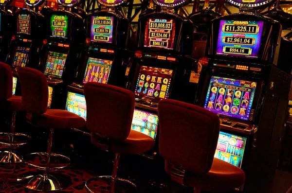 Live dealer studio at login huntertoto Bikini Paradise table